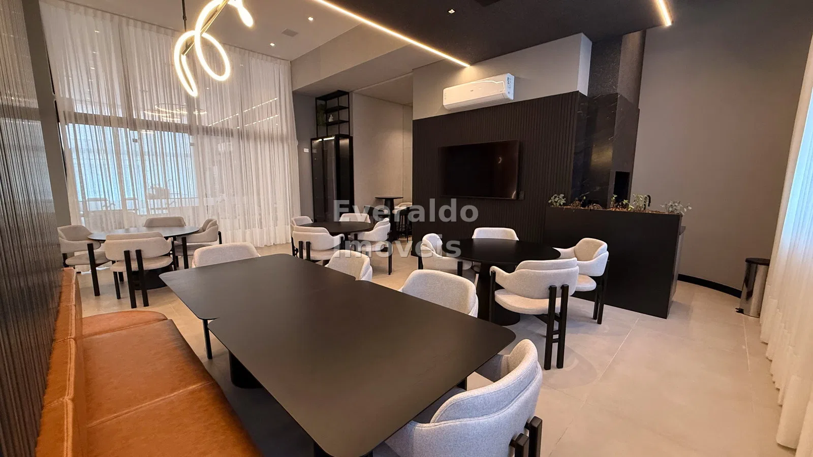 Wall Street Tower — Meia Praia, foto 39 do empreendimento