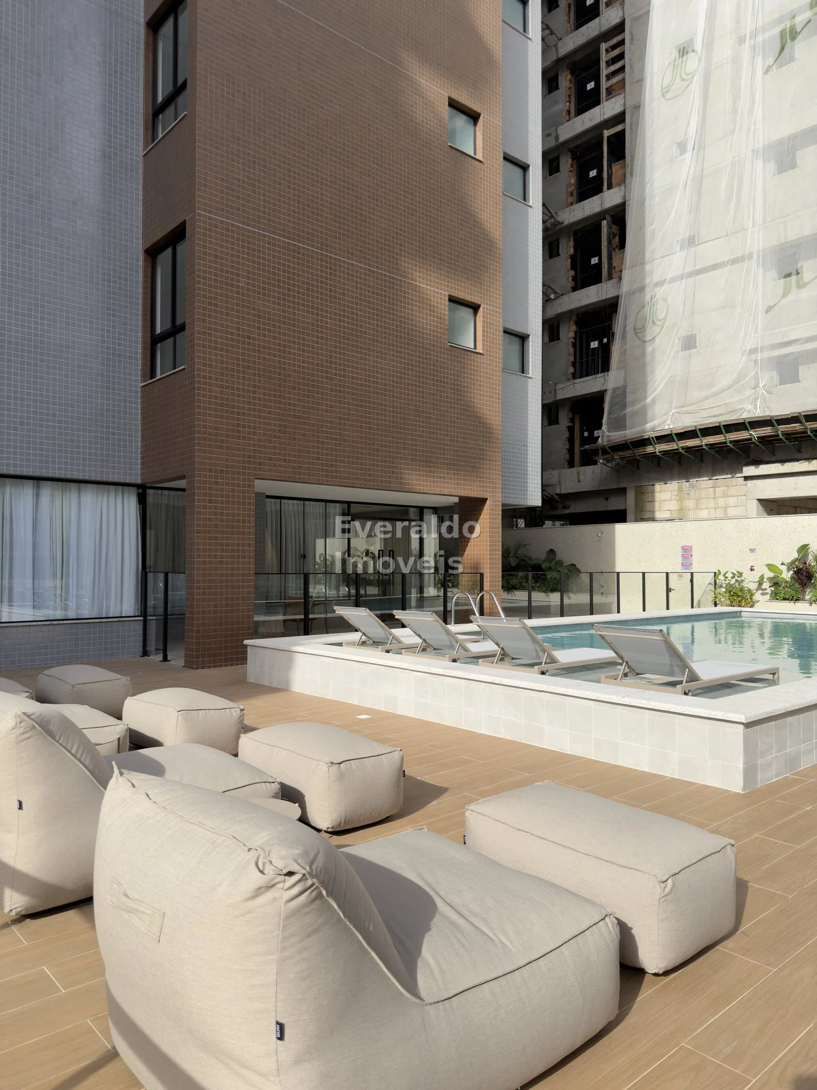 MONTREAL TOWERS — Meia Praia, foto 16