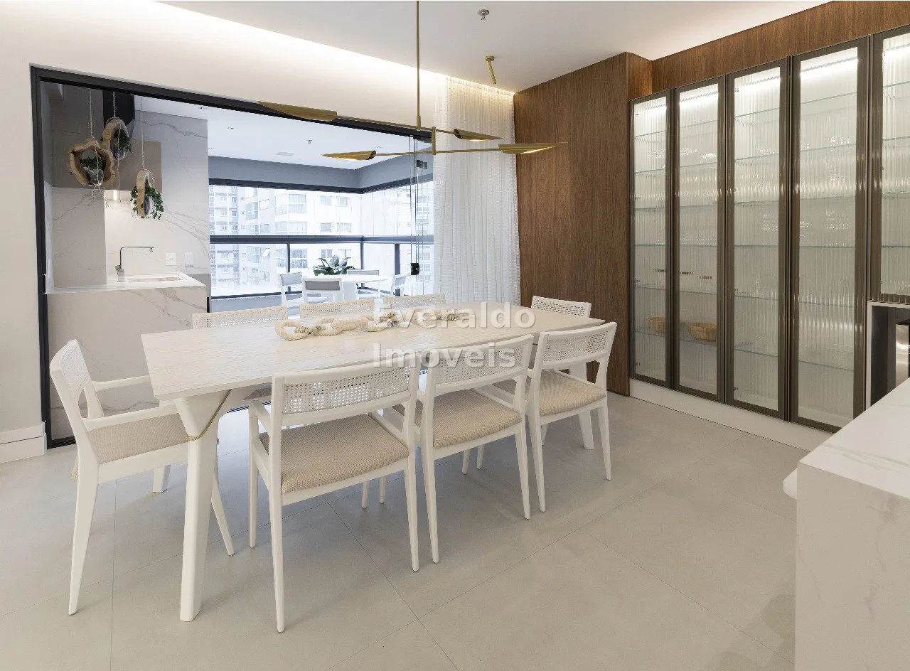 Cosmopolitan Residence — Meia Praia, foto 17