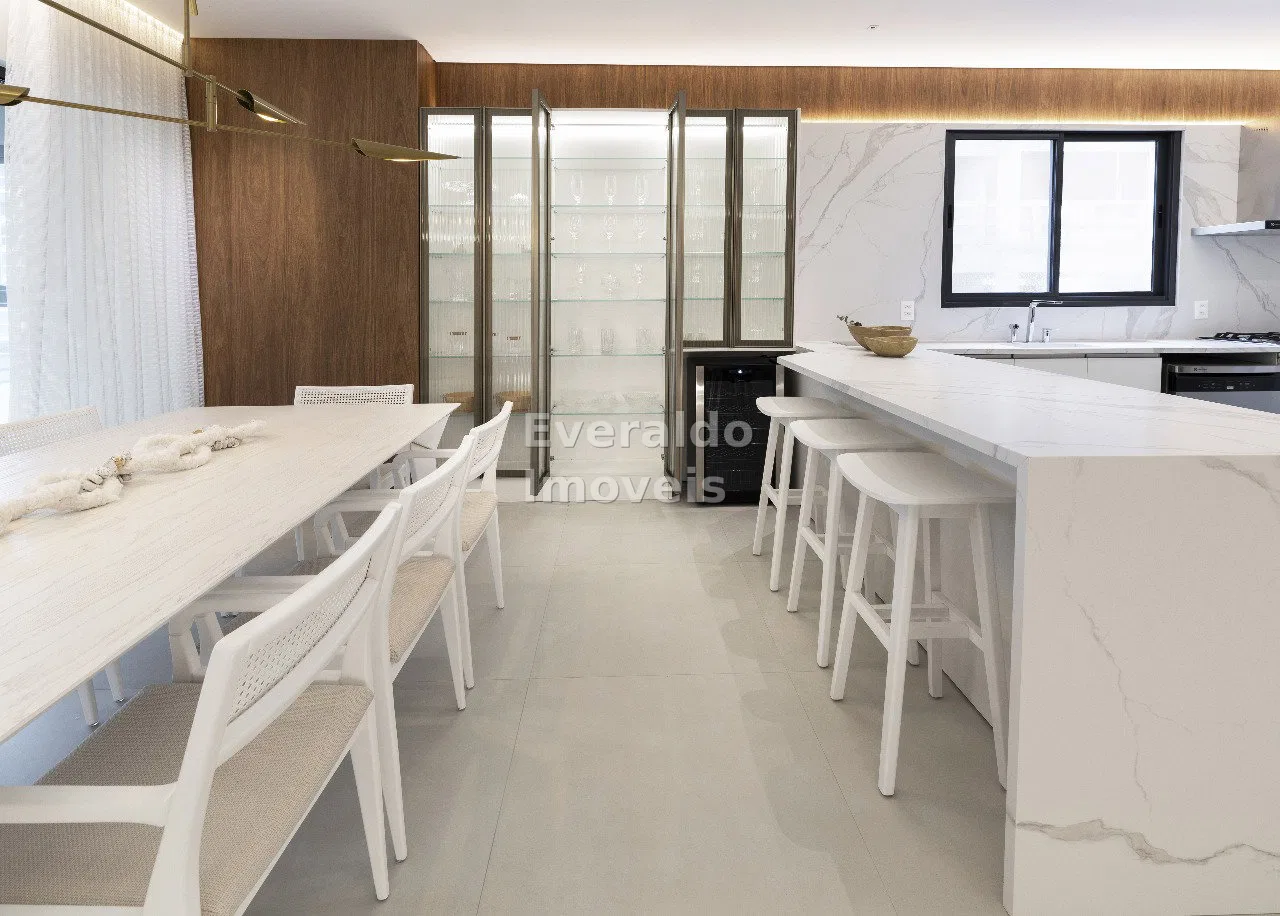 Cosmopolitan Residence — Meia Praia, foto 15