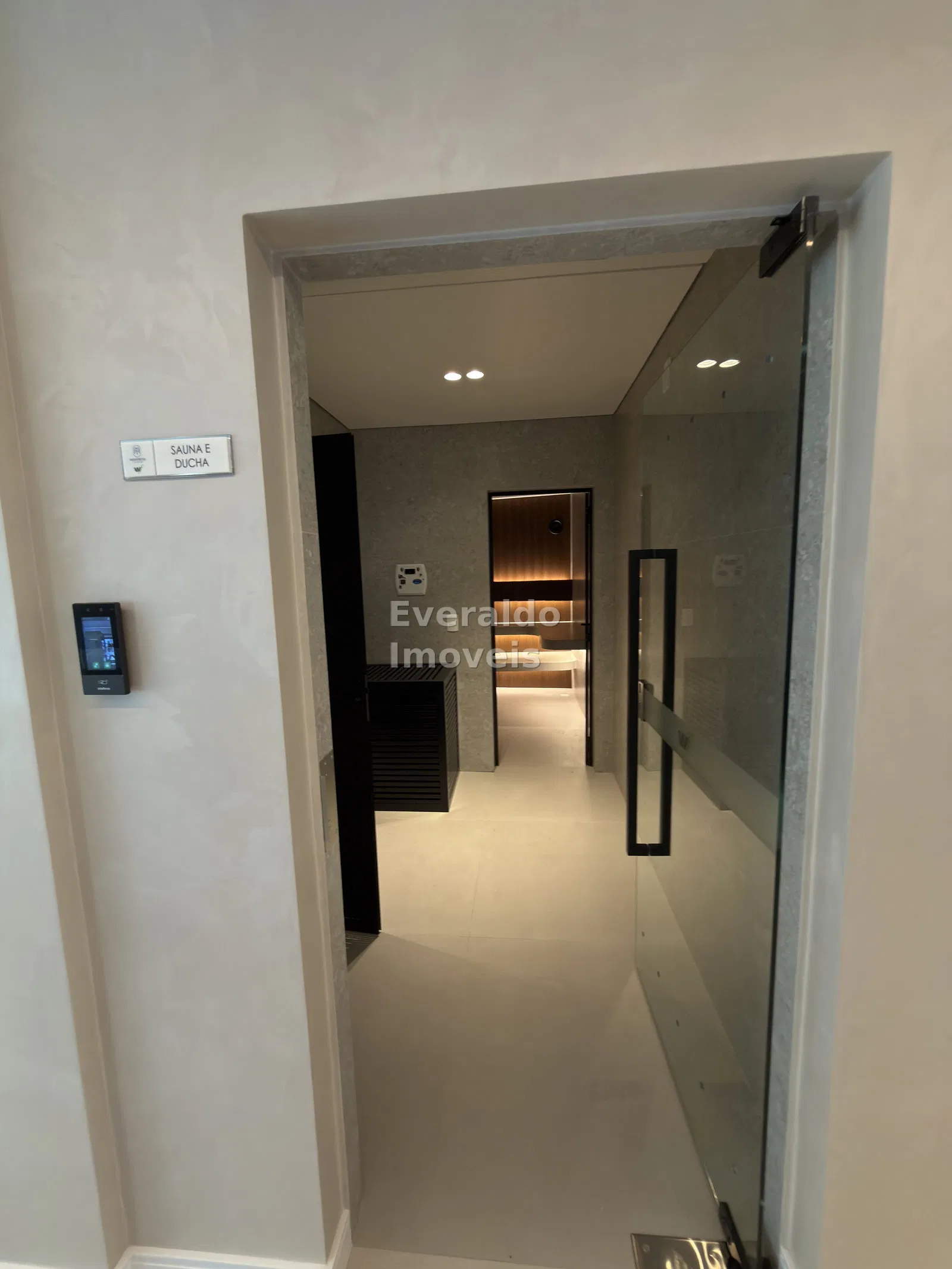 MONTREAL TOWERS — Meia Praia, foto 19