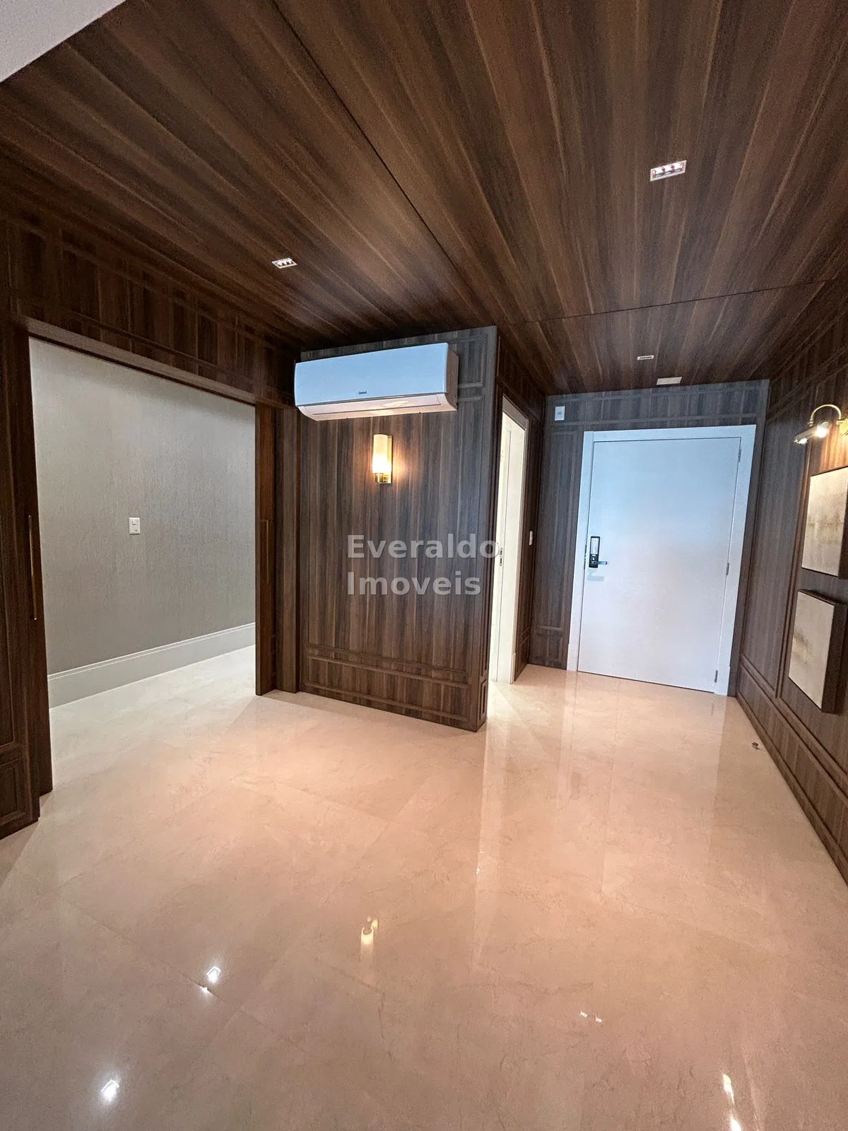 Cartier CNA Residence - Mobiliado — Meia Praia, foto 20