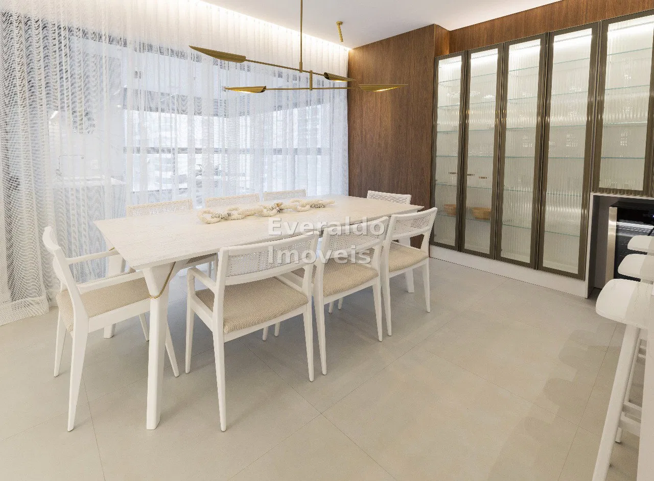 Cosmopolitan Residence — Meia Praia, foto 19