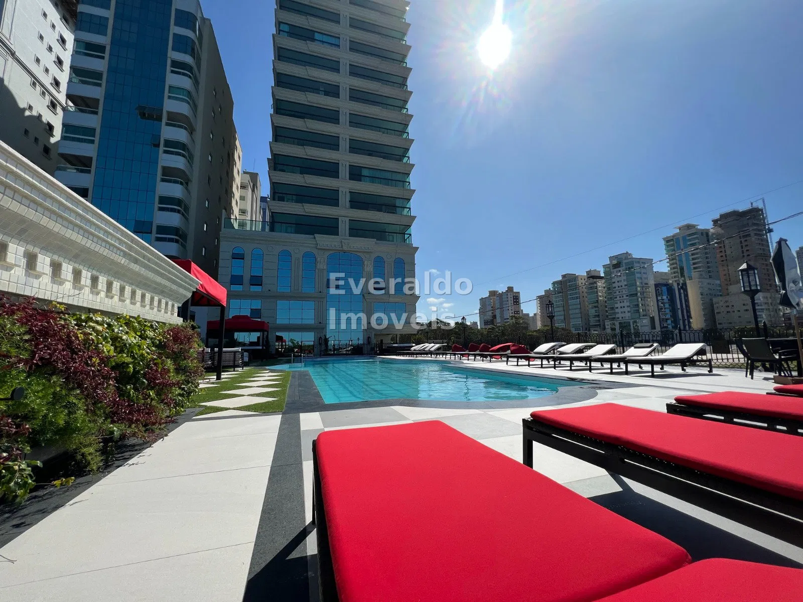 Cartier CNA Residence - Mobiliado — Meia Praia, foto 7