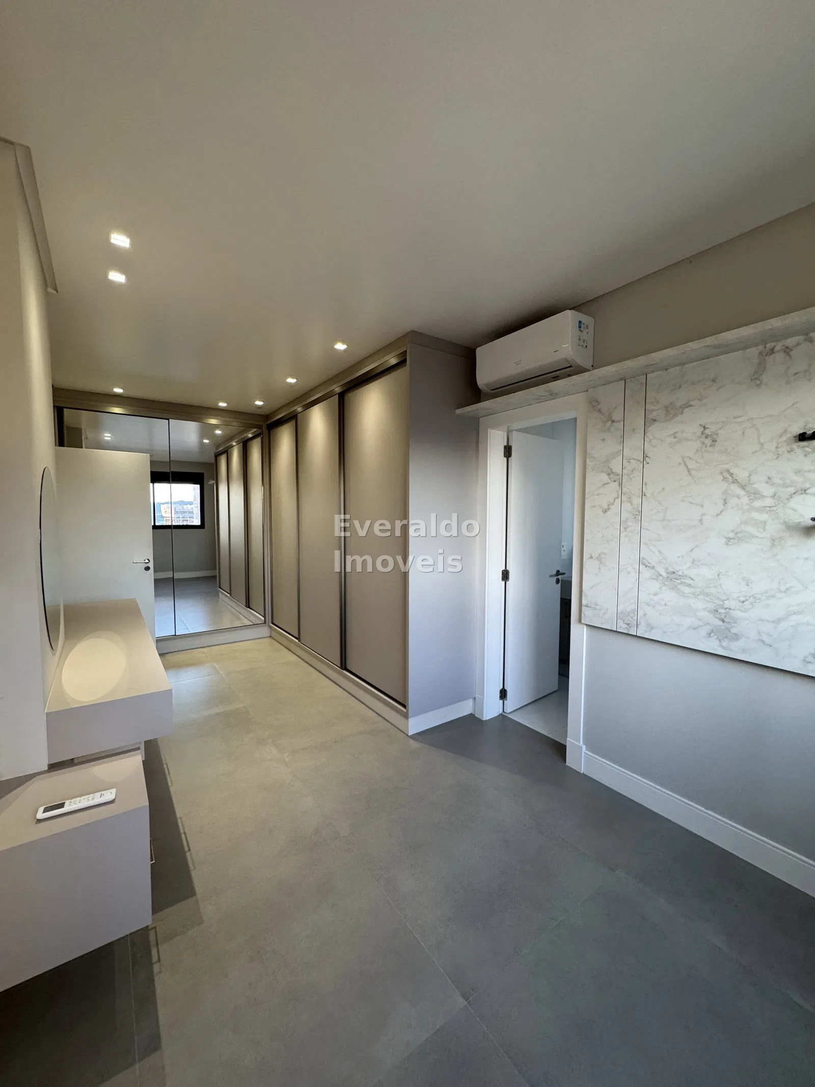 Emerald Bay Residence — Meia Praia, foto 18