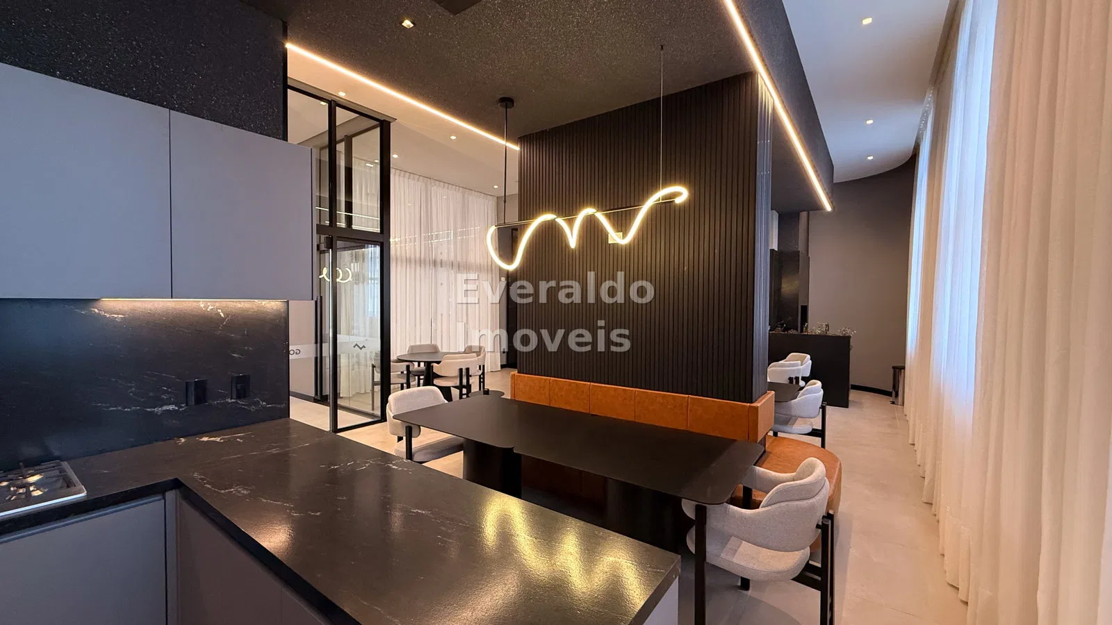 Wall Street Tower — Meia Praia, foto 40 do empreendimento