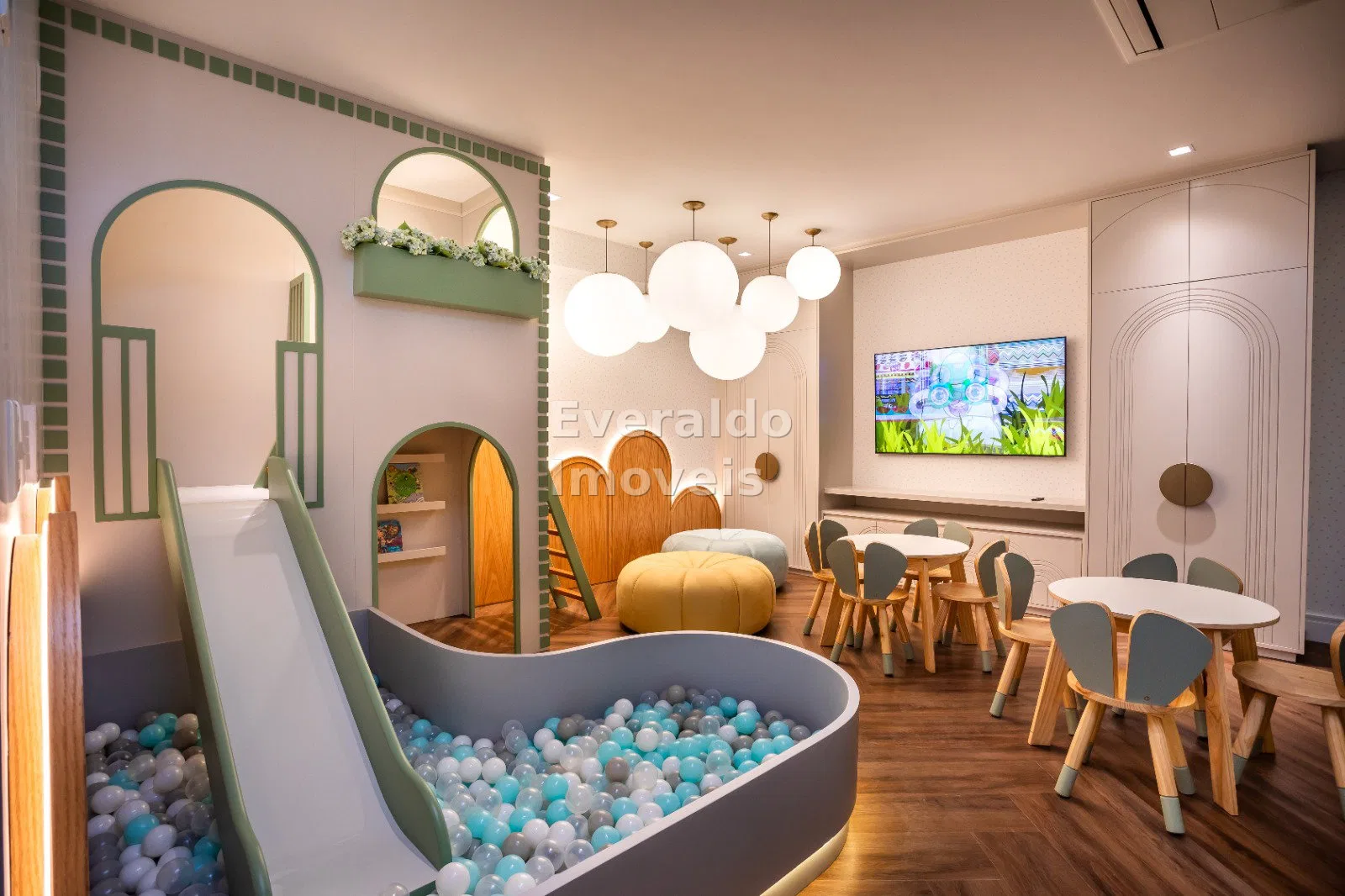 Cartier CNA Residence - Mobiliado — Meia Praia, foto 19