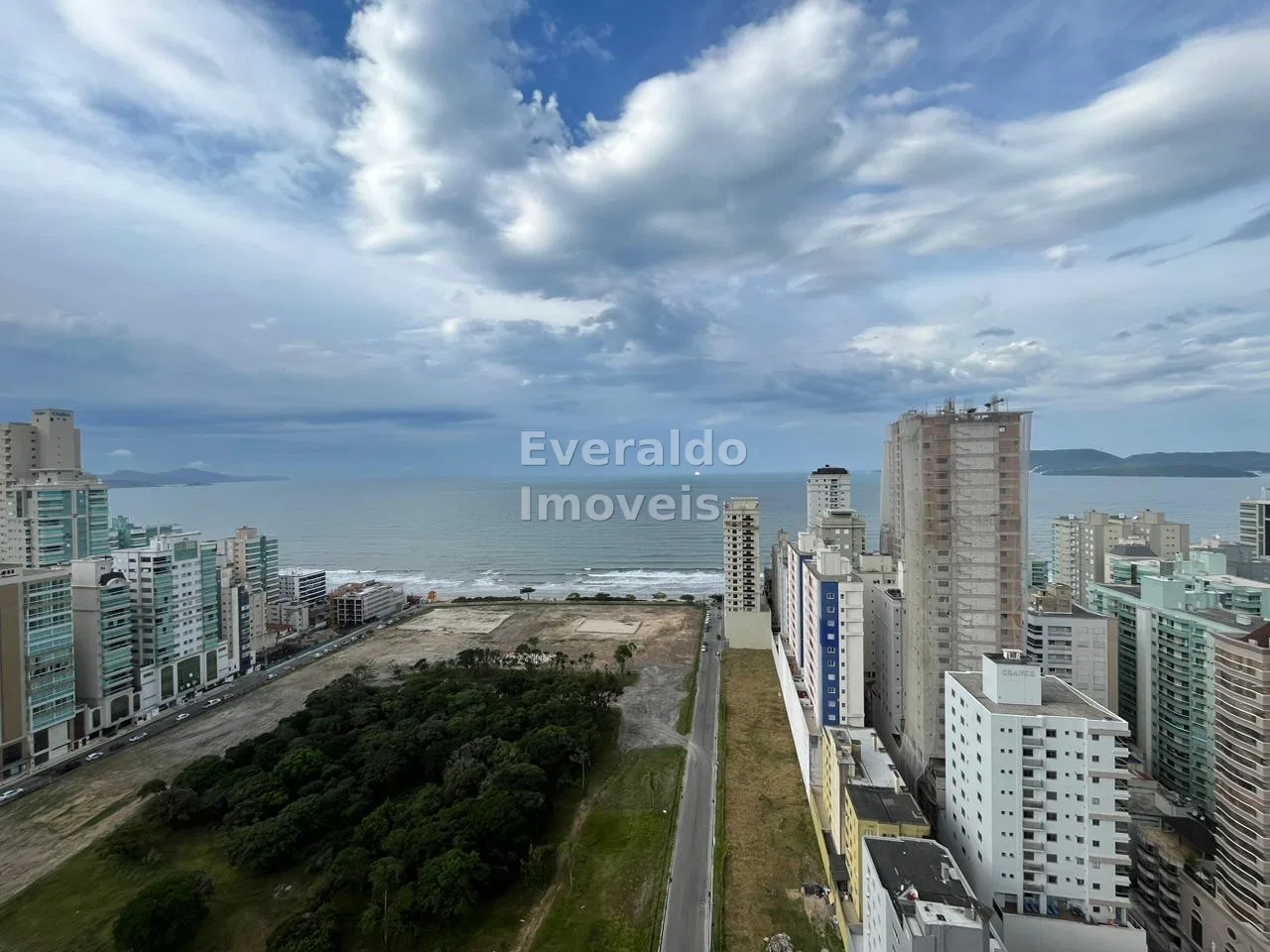 Paramount Tower — Meia Praia, foto 9
