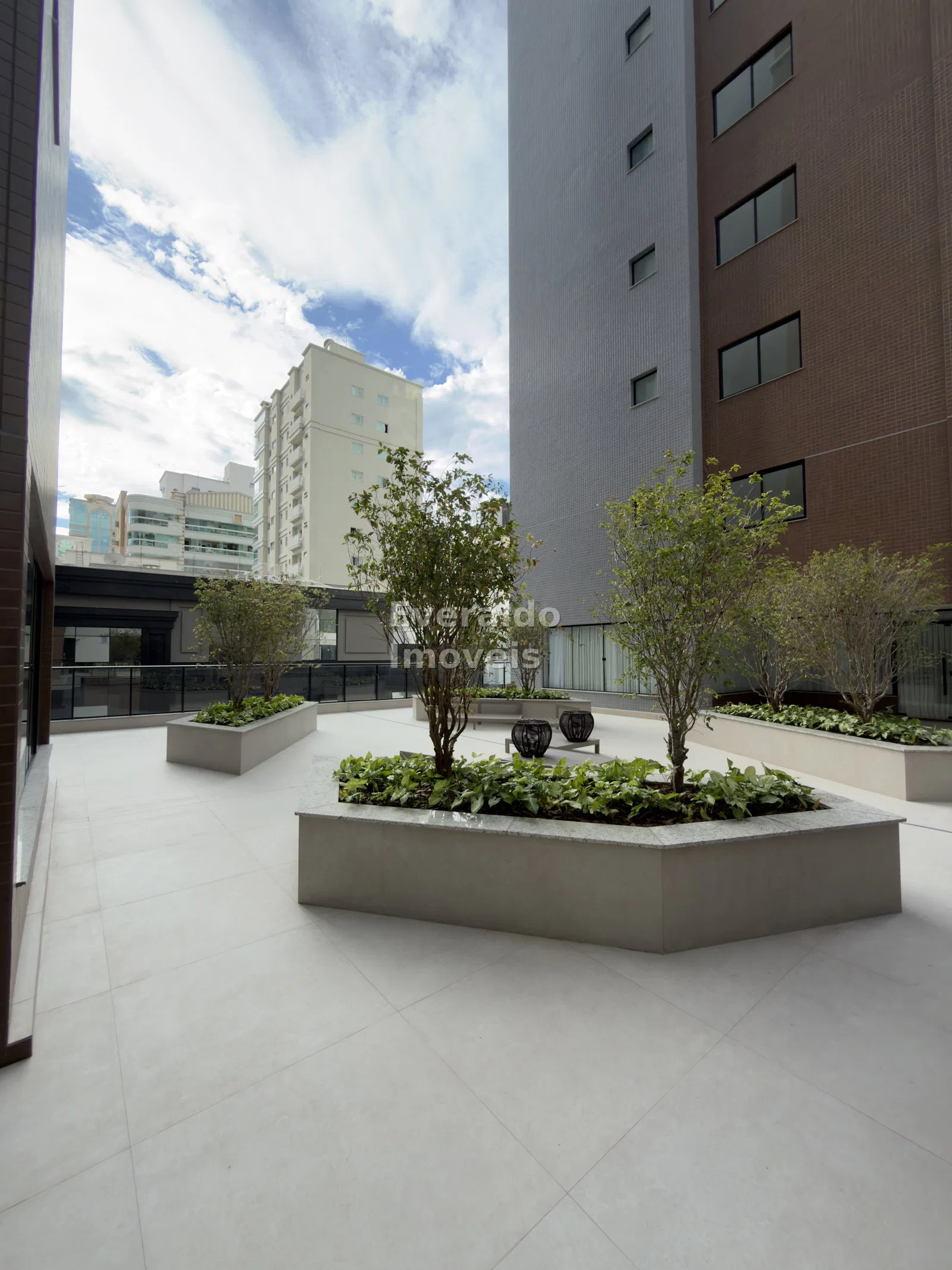 MONTREAL TOWERS — Meia Praia, foto 17