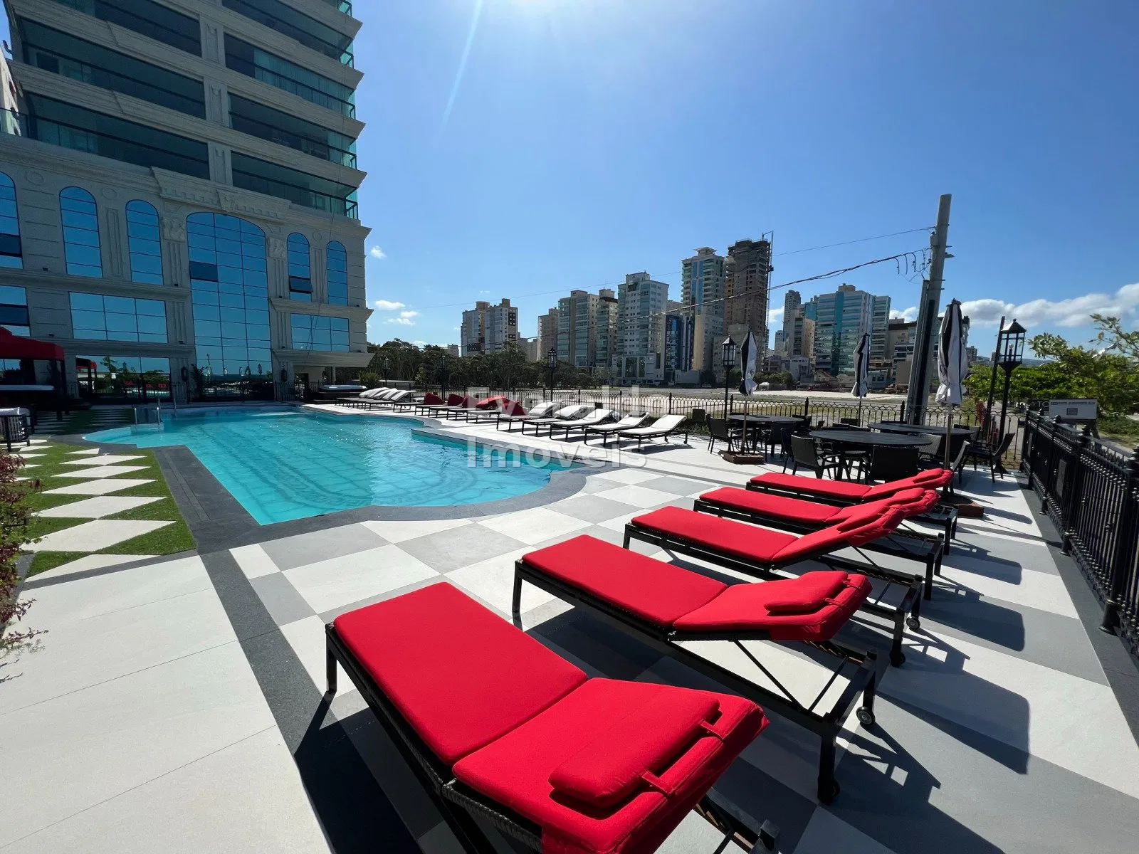 Cartier CNA Residence - Mobiliado — Meia Praia, foto 8