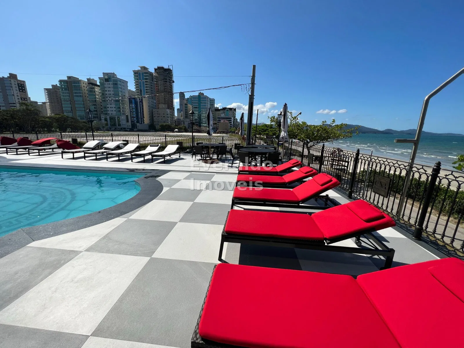 Cartier CNA Residence - Mobiliado — Meia Praia, foto 9