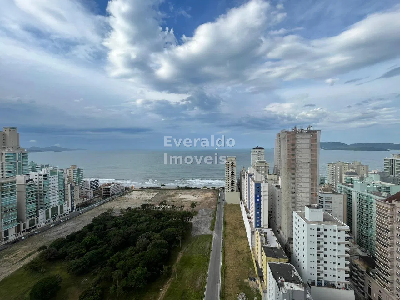 Paramount Tower — Meia Praia, foto 15