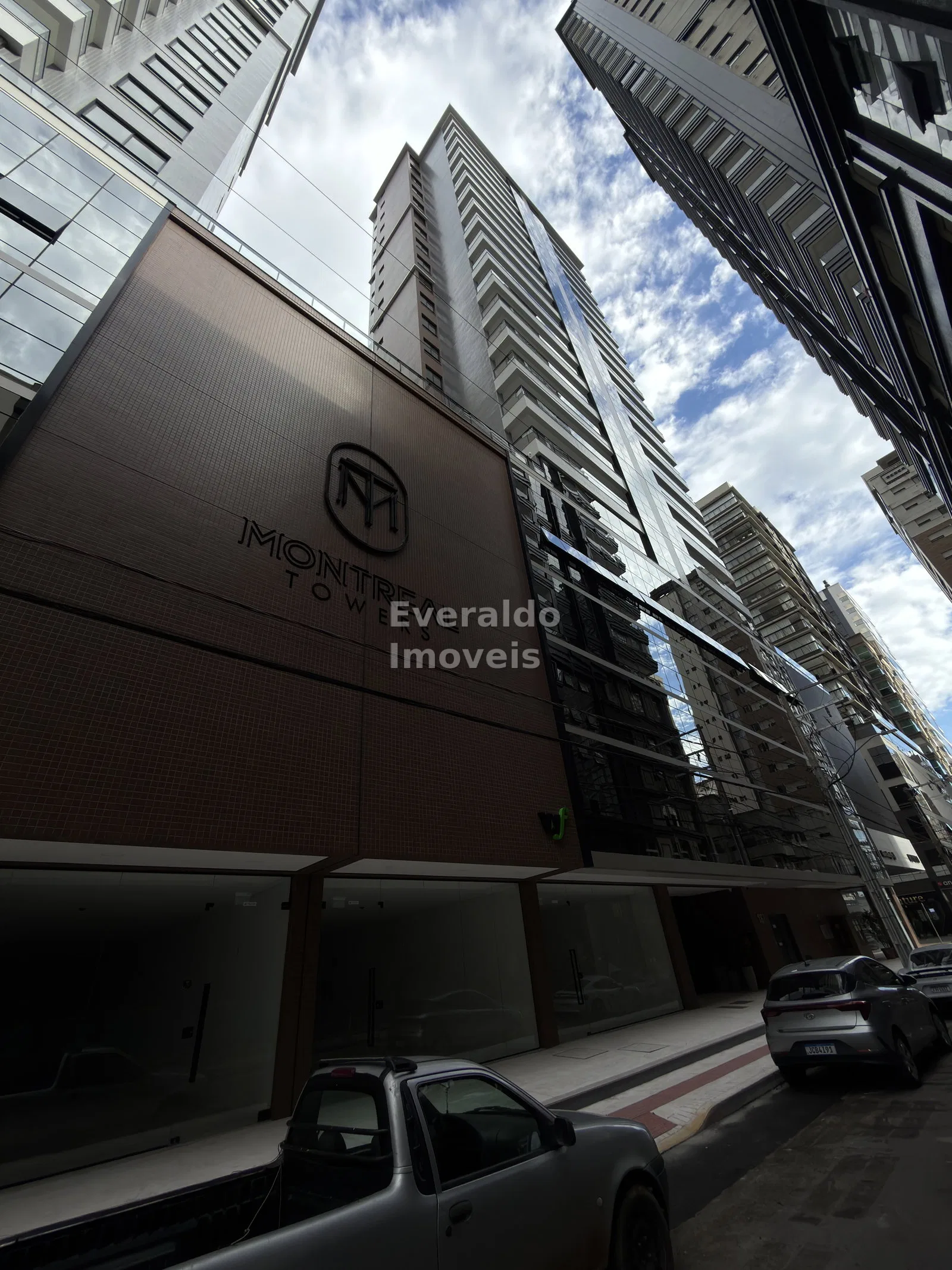 MONTREAL TOWERS — Meia Praia