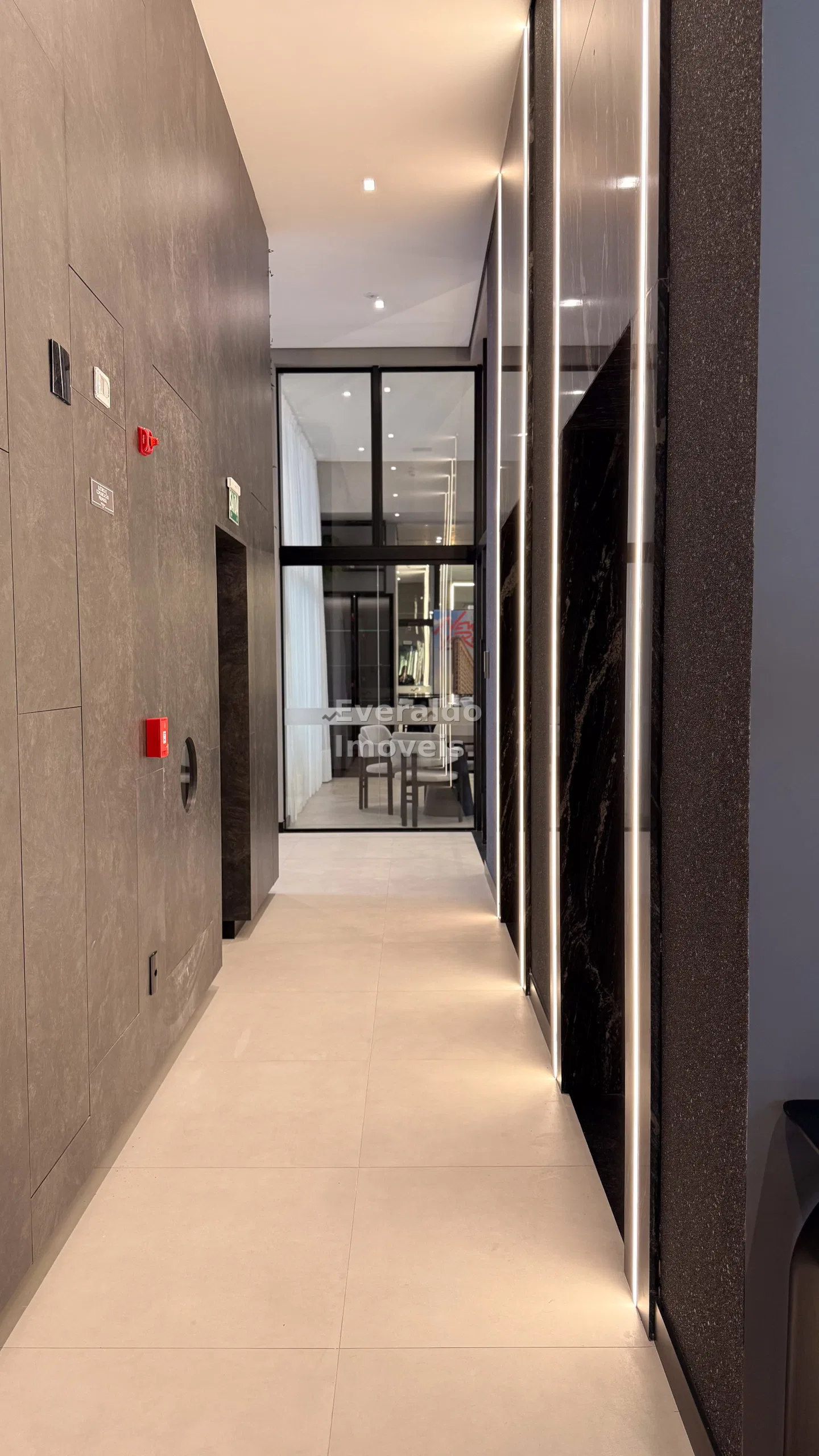 Wall Street Tower — Meia Praia, foto 42 do empreendimento