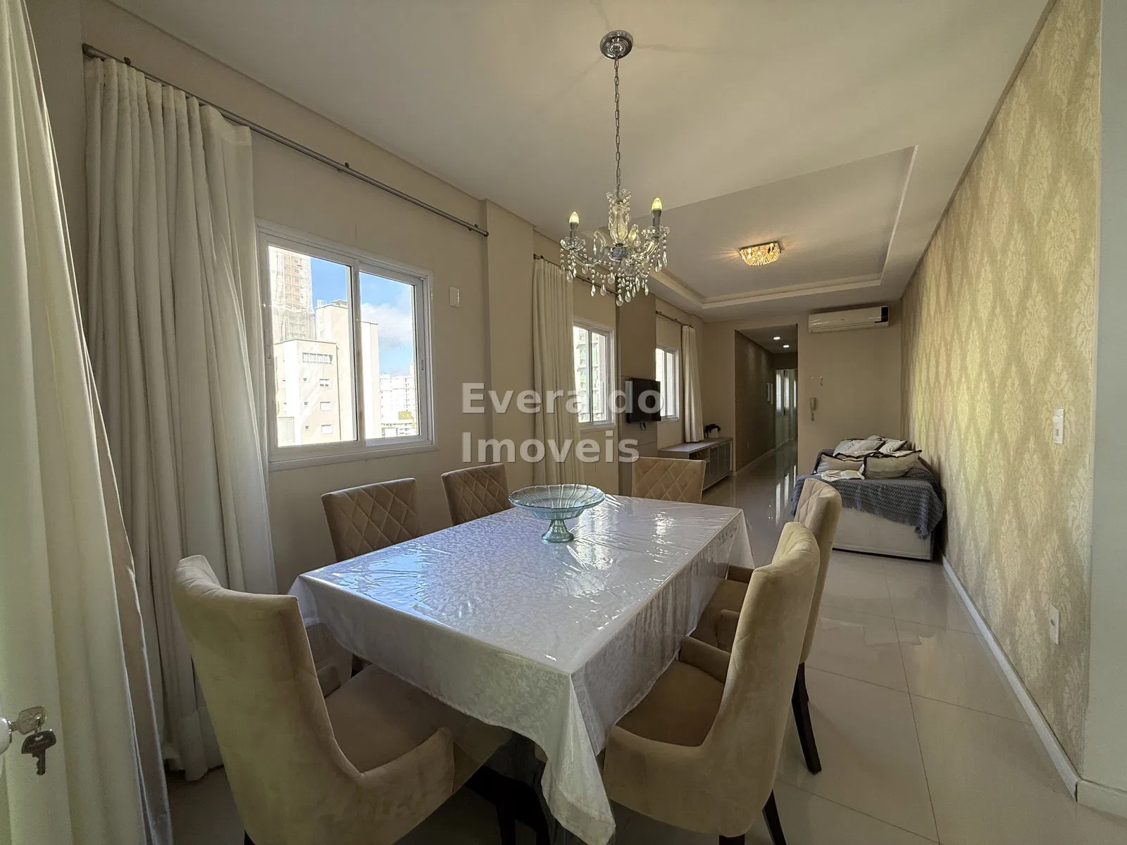 Grand Place 801 — Meia Praia