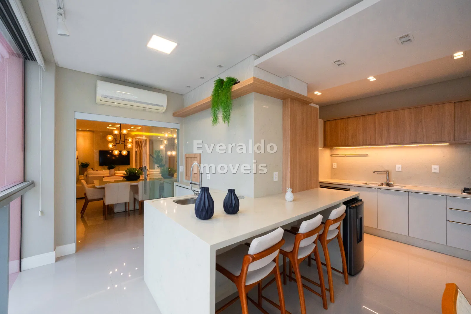 Ocean Towers Residence — Meia Praia, foto 6
