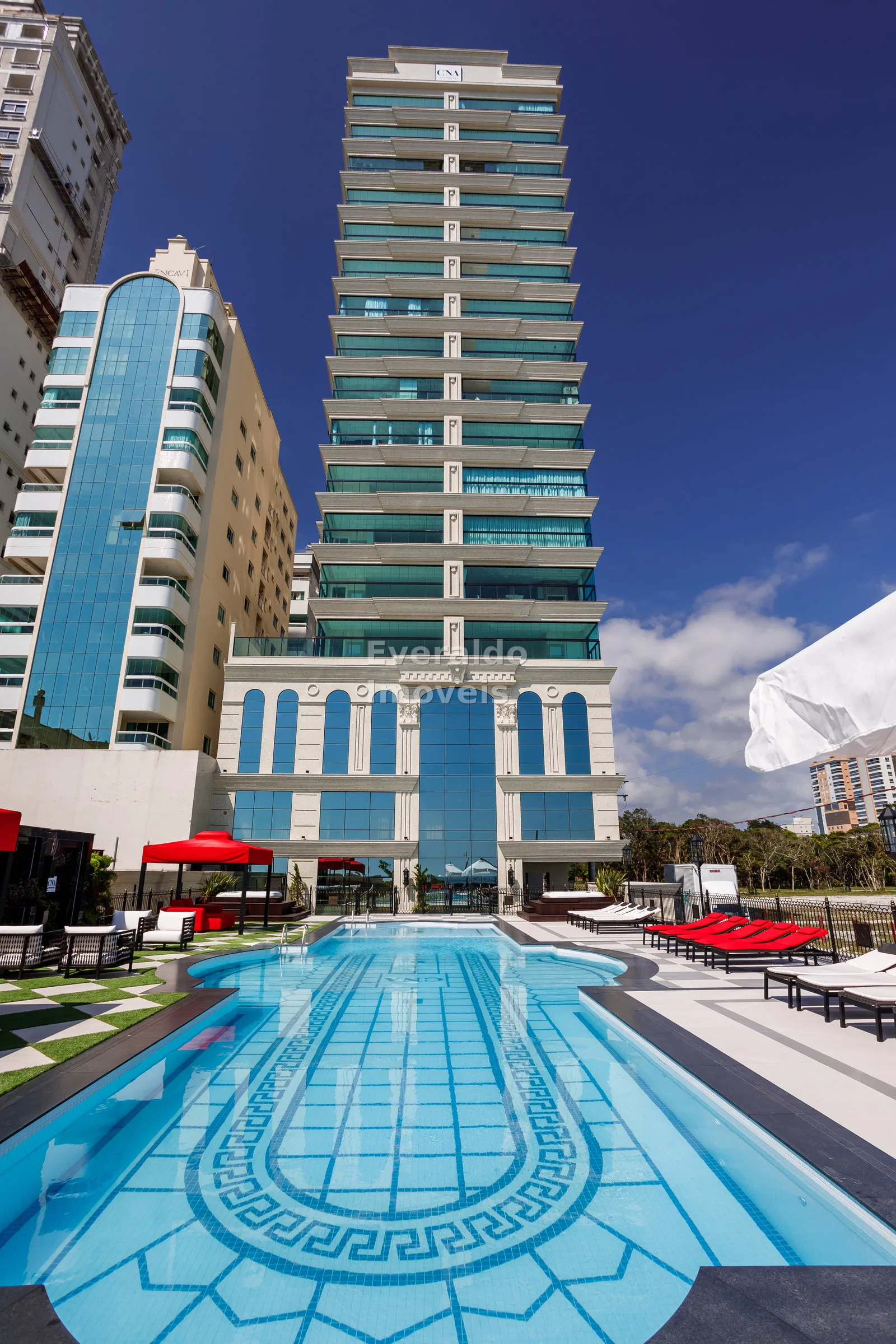 Cartier CNA Residence - Mobiliado — Meia Praia