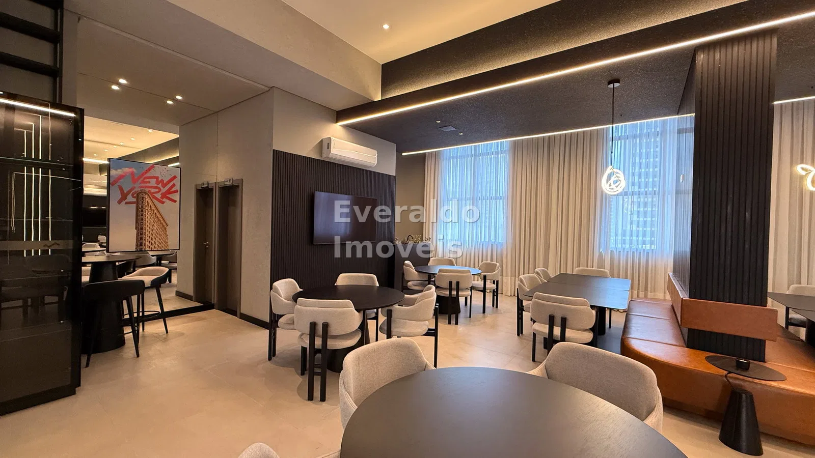 Wall Street Tower — Meia Praia, foto 38 do empreendimento