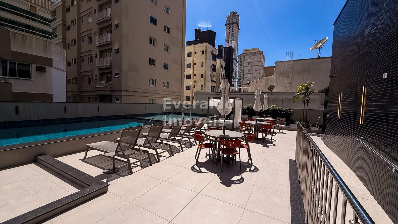 Wall Street Tower — Meia Praia, foto 25 do empreendimento