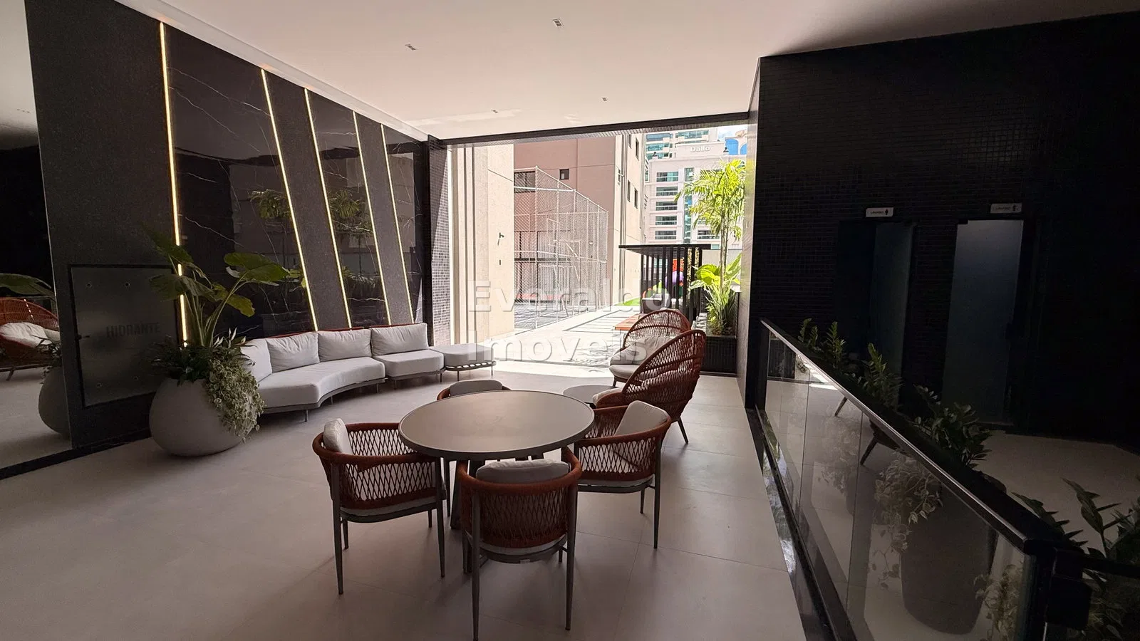 Wall Street Tower — Meia Praia, foto 28 do empreendimento