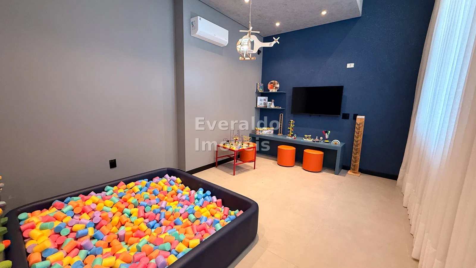 Wall Street Tower — Meia Praia, foto 6 do empreendimento
